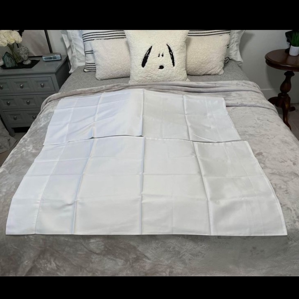 SIGNORIA FIRENZE White King Size Pillowcases (pair) Made in Italy. NEW